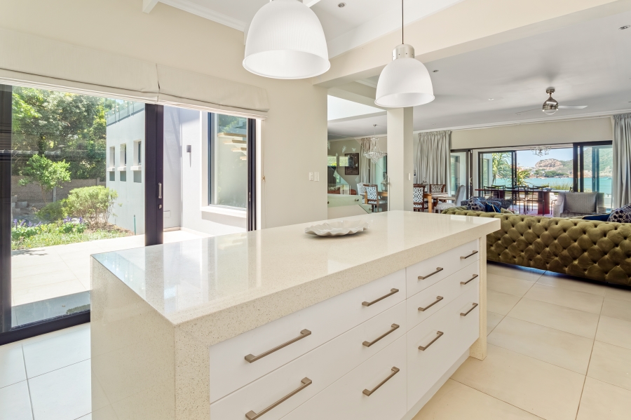 5 Bedroom Property for Sale in Leisure Isle Western Cape